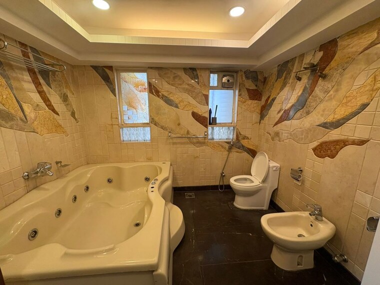 Team Area, bandra west 5 Bedroom 4000 Sq.Ft. Apartment In Bandra West Mumbai 10495235