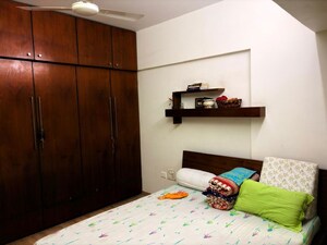 Furnished Amenities in 3 BHK Apartment at Navin Nagar – for Rent
