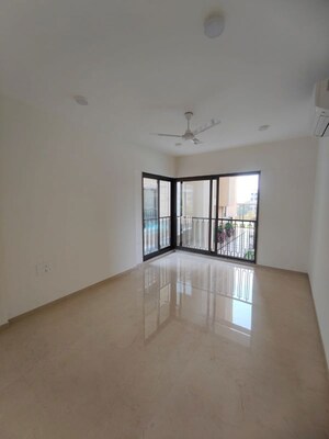 Room in 4 BHK Apartment at Vithaldas Nagar – for Sale