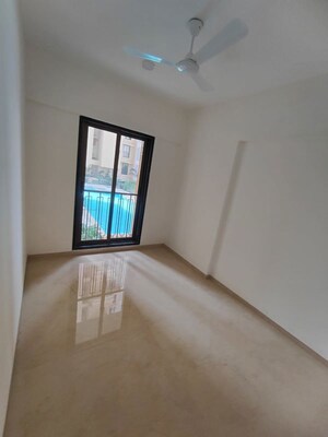 Room in 4 BHK Apartment at Vithaldas Nagar – for Sale
