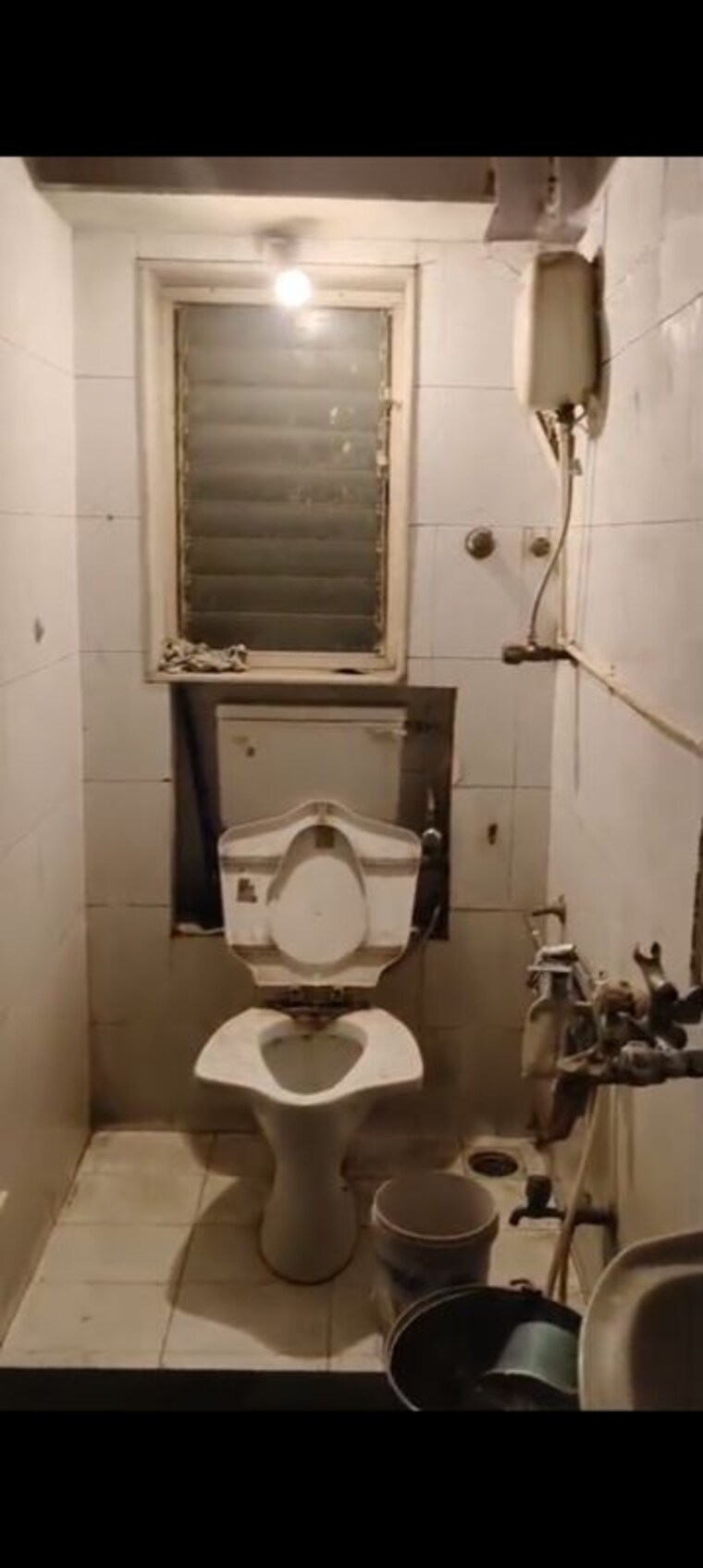 Bathroom, ghatkopar west 2 Bedroom 600 Sq.Ft. Apartment In Ghatkopar West Mumbai 10495392