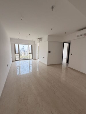 Room in 2 BHK Apartment at Lodha The Park, Worli – for Rent