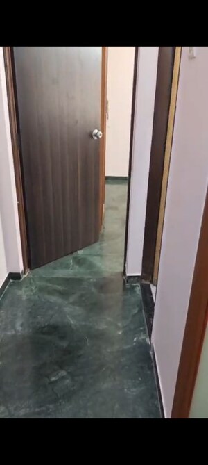 Room in 2 BHK Apartment at Ghatkopar East – for Rent