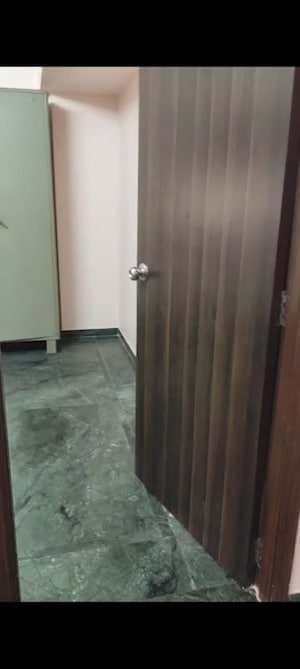 Room in 2 BHK Apartment at Ghatkopar East – for Rent