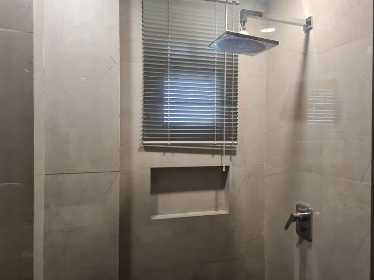 Bathroom, new rajinder nagar 3 Bedroom 125 Sq.Yd. Builder Floor In New Rajinder Nagar Delhi 10495632