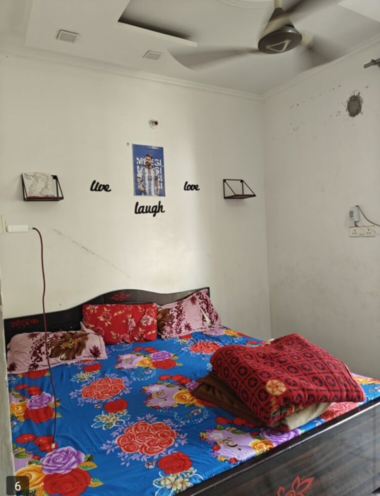 Bedroom, rohini sector 15 2 Bedroom 800 Sq.Ft. Builder Floor In Rohini Sector 15 Delhi 10495698