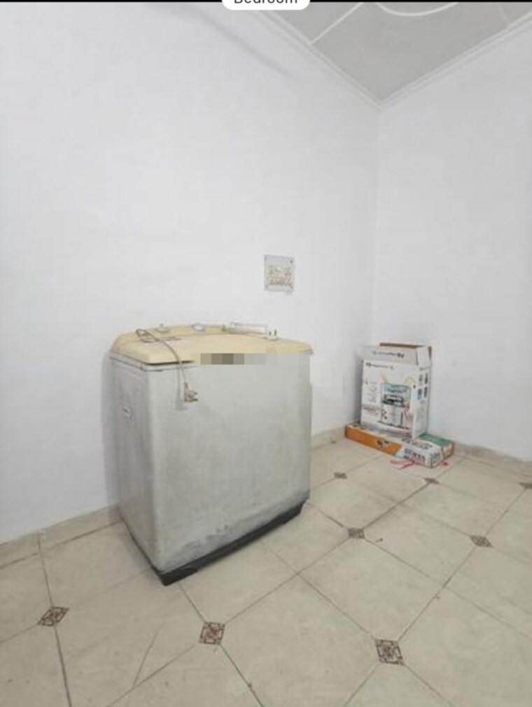 Bathroom, rohini sector 11 2 Bedroom 900 Sq.Ft. Builder Floor In Rohini Sector 11 Delhi 10495701