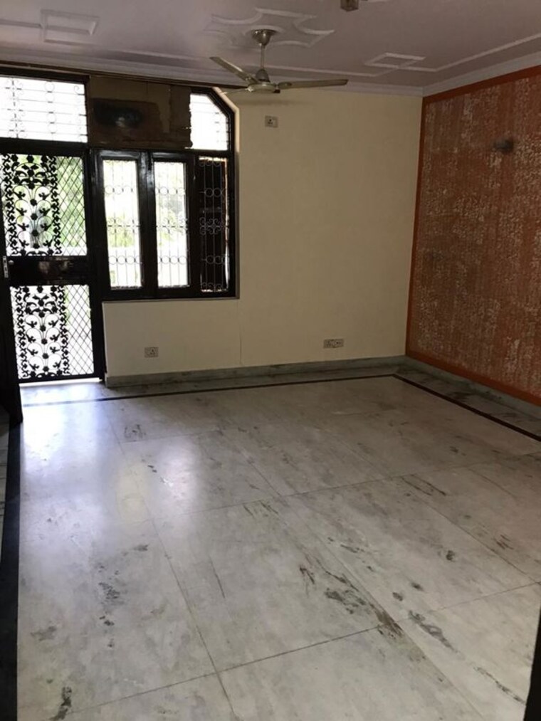 Room, lajpat nagar i 2 Bedroom 900 Sq.Ft. Builder Floor In Lajpat Nagar I Delhi 10495706