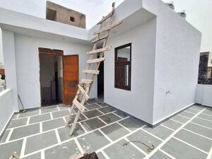 Balcony in 1 BHK Builder Floor at Rohini Sector 7 – for Rent