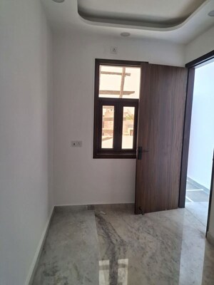 1 BHK Builder Floor For Rent in Rohini Sector 7