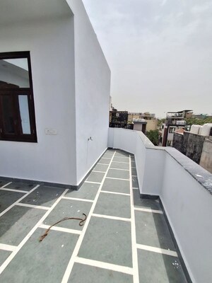 Balcony in 1 BHK Builder Floor at Rohini Sector 7 – for Rent