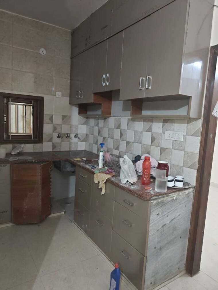 Kitchen, rohini sector 17 2 Bedroom 700 Sq.Ft. Builder Floor In Rohini Sector 17 Delhi 10495704