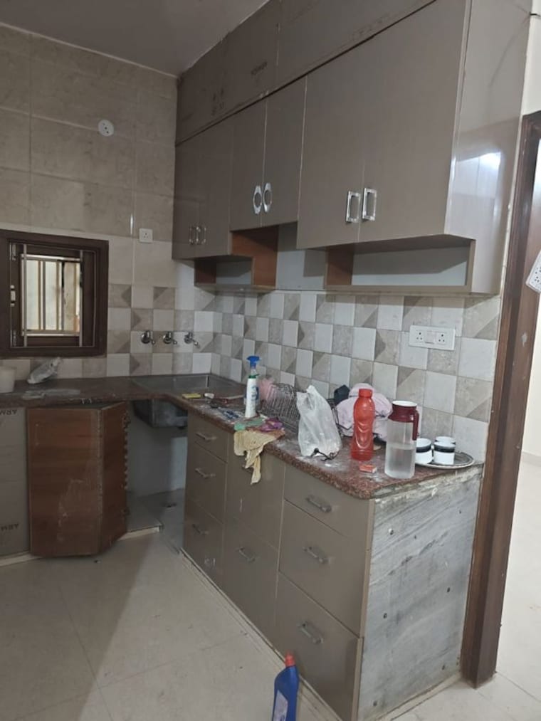 Kitchen, rohini sector 17 2 Bedroom 700 Sq.Ft. Builder Floor In Rohini Sector 17 Delhi 10495704
