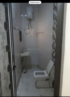 Bathroom in 1 BHK Builder Floor at Rohini Sector 3 – for Rent