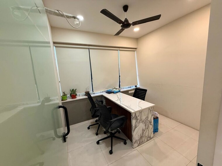 Team Area, sayajigunj Commercial Office Space 800 Sq.Ft. In Sayajigunj Vadodara 10495727