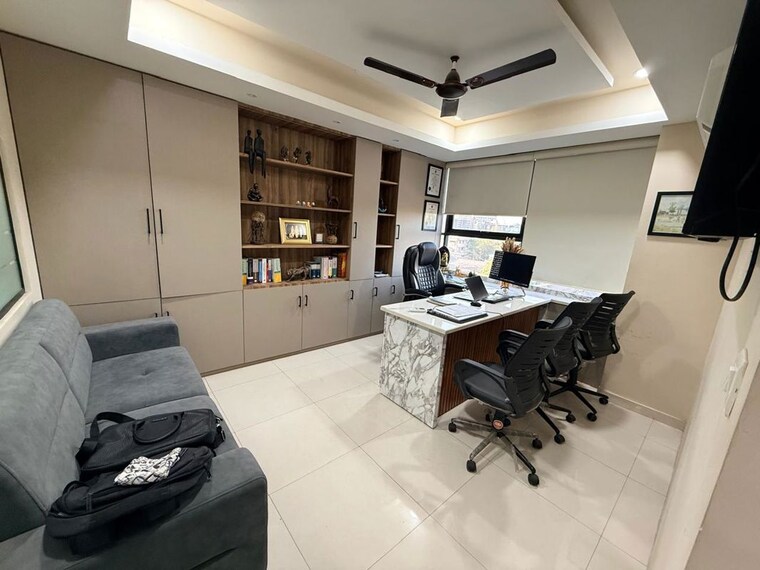 Team Area, sayajigunj Commercial Office Space 800 Sq.Ft. In Sayajigunj Vadodara 10495727