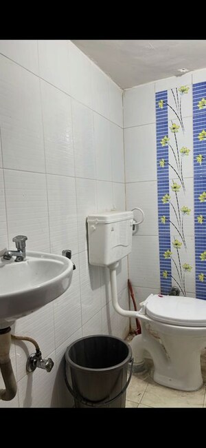 Bathroom in 1 RK Builder Floor at Rohini Sector 13 – for Rent