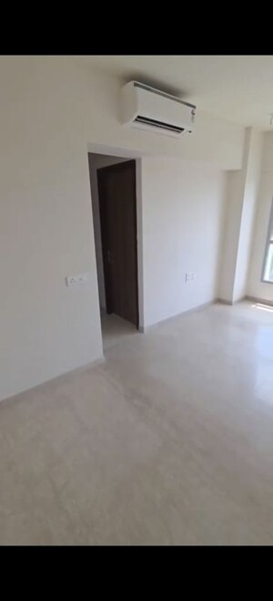Room in 2 BHK Apartment at Piramal Vaikunth, Balkum Pada – for Sale