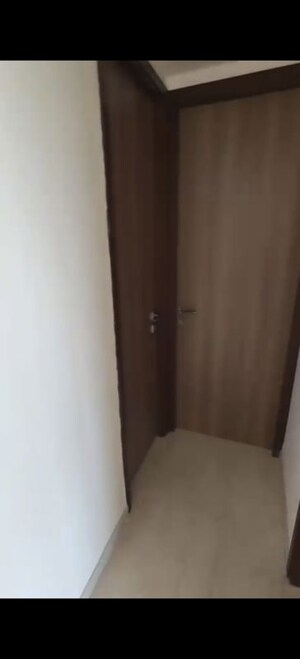 Room in 2 BHK Apartment at Piramal Vaikunth, Balkum Pada – for Sale