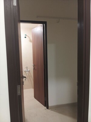 Building Lobby in 3 BHK Apartment at Piramal Mahalaxmi, Mahalaxmi – for Rent