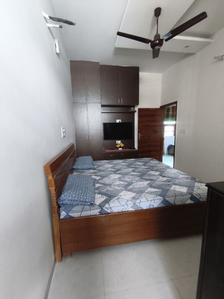 Bedroom, nk-sharma-savitry-greens-2 3 Bedroom 76 Sq.Yd. Villa In Ghazipur Zirakpur 10495769