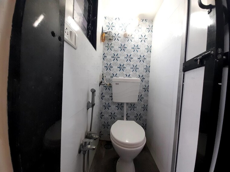 Bathroom, doordarshan-chs 1 Bedroom 550 Sq.Ft. Apartment In Goregaon East Mumbai 10495778