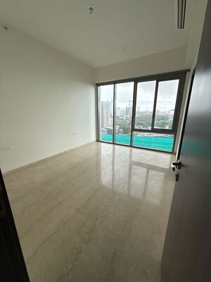 Room in 4 BHK Apartment at Piramal Mahalaxmi, Mahalaxmi – for Rent
