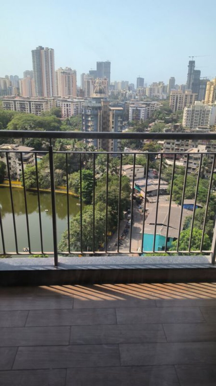Balcony, kalpataru-paramount-a 2 Bedroom 711 Sq.Ft. Apartment In Kapur Bawdi Thane 10495785