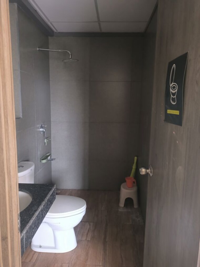 Bathroom, kalpataru-paramount-a 2 Bedroom 711 Sq.Ft. Apartment In Kapur Bawdi Thane 10495785