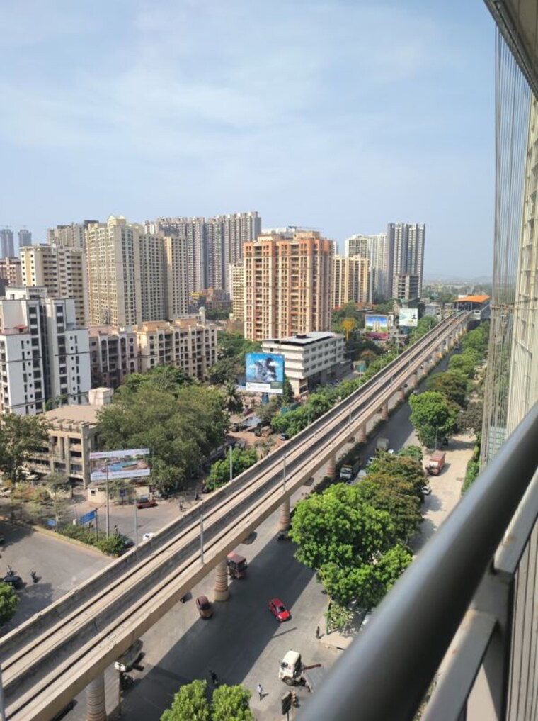 Balcony, kalpataru-paramount-a 2 Bedroom 711 Sq.Ft. Apartment In Kapur Bawdi Thane 10495785