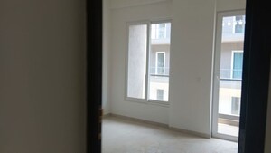 Room in 2.5 BHK Builder Floor at Smart World Orchard, Sector 61 – for Sale