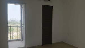 Room in 2.5 BHK Builder Floor at Smart World Orchard, Sector 61 – for Sale
