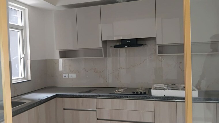 Kitchen, smart-world-orchard 2.5 Bedroom 1185 Sq.Ft. Builder Floor In Sector 61 Gurgaon 10495816