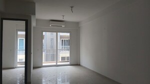 Room in 2.5 BHK Builder Floor at Smart World Orchard, Sector 61 – for Sale