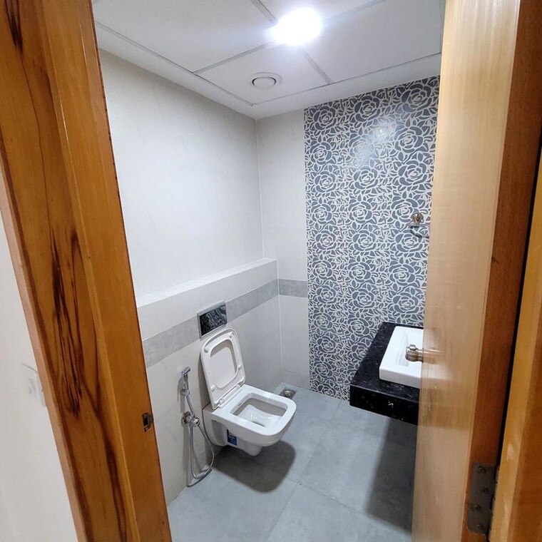 Bathroom, mantri-pinnacle 3 Bedroom 2250 Sq.Ft. Apartment In Hulimavu Bangalore 10495818