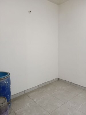 Room in 2.5 BHK Builder Floor at Tehsil Camp – for Rent