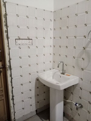 Bathroom in 2.5 BHK Builder Floor at Tehsil Camp – for Rent