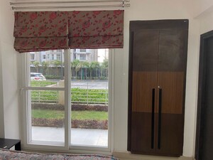 Room in 3.5 BHK Apartment at Ansal Sushant Golf City Celebrity Gardens, Sushant Golf City – for Rent