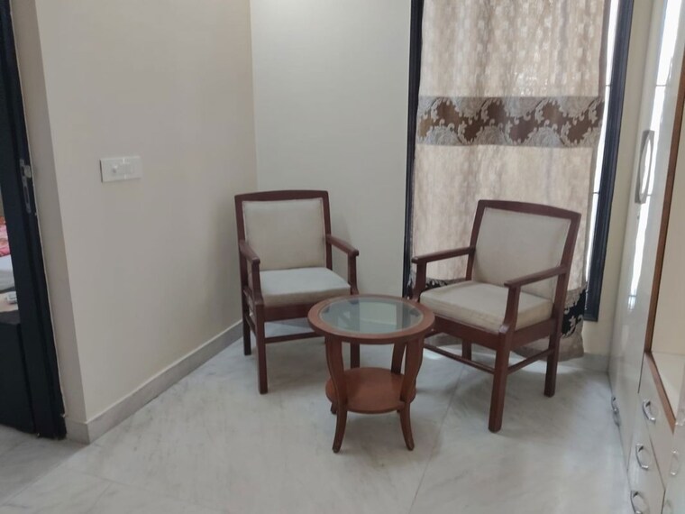 undefined, sector 105 5 Bedroom 300 Sq.Mt. Independent House In Sector 105 Noida 10495876