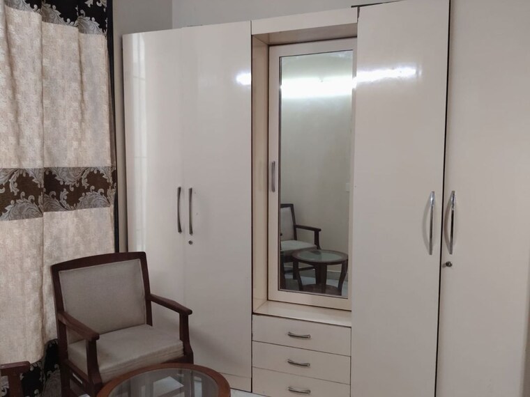 Bathroom, sector 105 5 Bedroom 300 Sq.Mt. Independent House In Sector 105 Noida 10495876