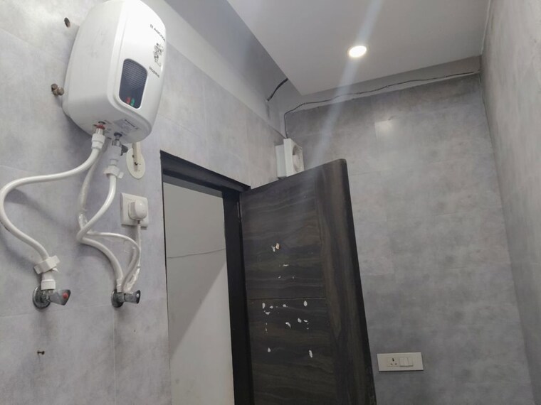 undefined, sector 105 5 Bedroom 300 Sq.Mt. Independent House In Sector 105 Noida 10495876