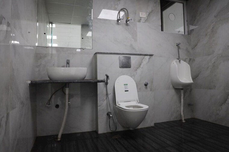 Bathroom, viraj-lotus-enclave Commercial Showroom 5000 Sq.Ft. In Gomti Nagar Lucknow 10495891