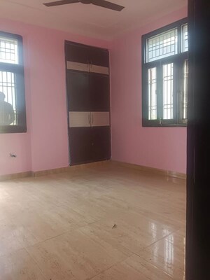 Room in 2 BHK Builder Floor at Maan Sona Apartments, Shahberi – for Rent