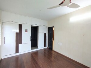 Room in 2.5 BHK Apartment at Shriram Luxor, Hennur Road – for Rent