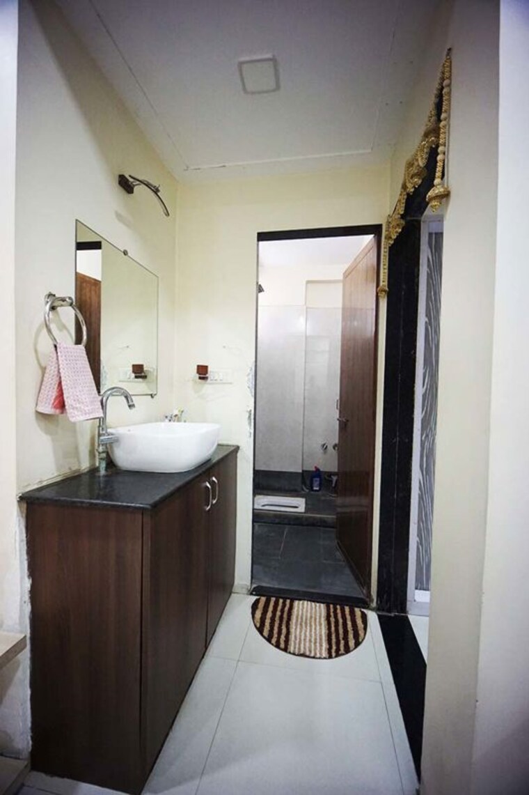 Bathroom, vastral 2 Bedroom 136 Sq.Yd. Apartment In Vastral Ahmedabad 10496006