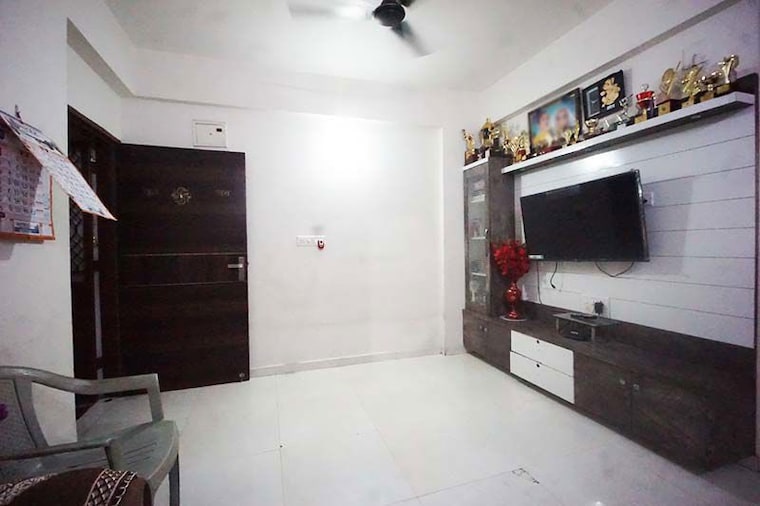 Room, odhav 2 Bedroom 127 Sq.Yd. Apartment In Odhav Ahmedabad 10496048