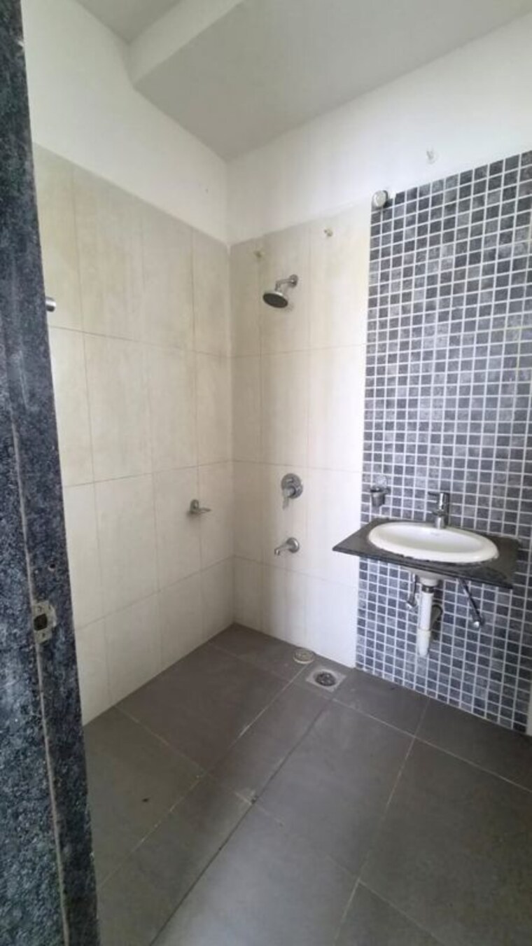 Bathroom, kolte-patil-life-republic-3-rd-avenue 2 Bedroom 1300 Sq.Ft. Apartment In Hinjewadi Pune 10496039