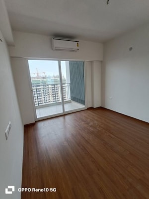 Room in 3 BHK Apartment at Godrej Woods, Sector 43 – for Rent