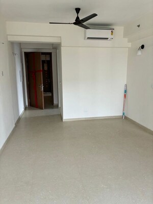 Room in 4 BHK Apartment at Godrej Woods, Sector 43 – for Rent