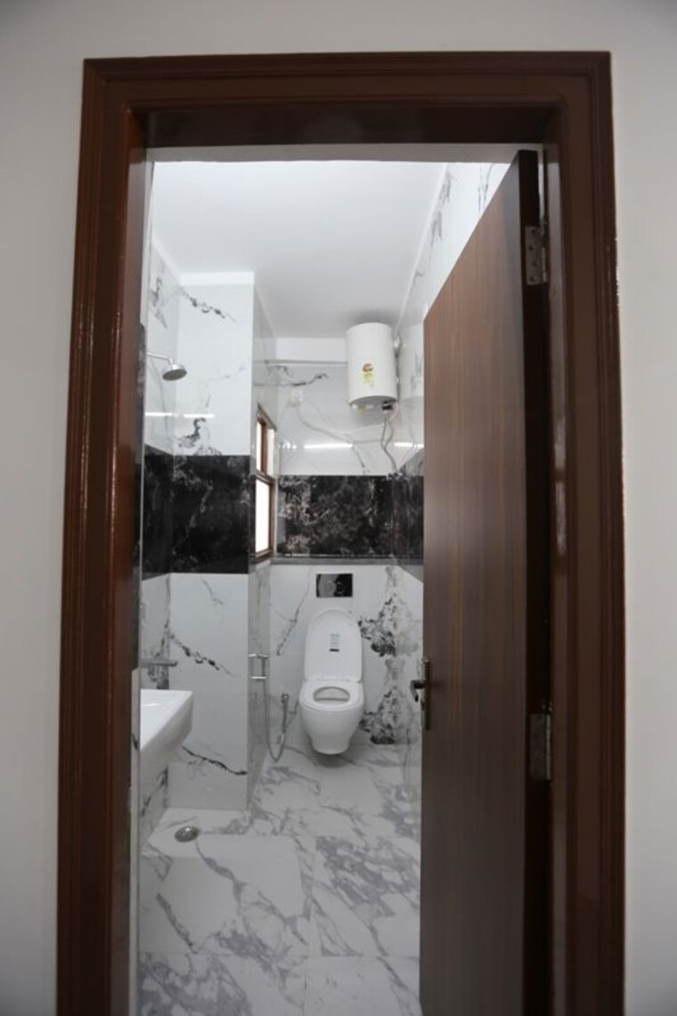 Bathroom, sector 54 1 Bedroom 540 Sq.Ft. Builder Floor In Sector 54 Gurgaon 10496134